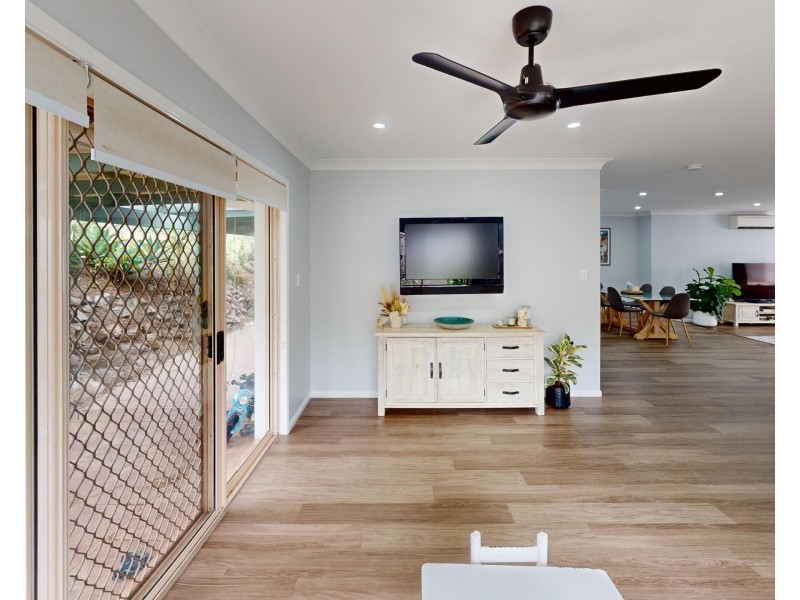 43 Saffron Street, Elanora QLD 4221
