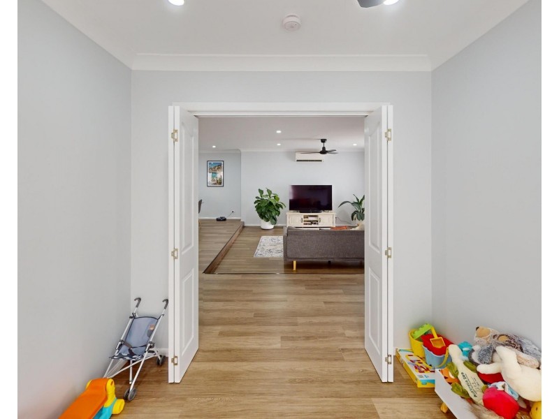 43 Saffron Street, Elanora QLD 4221