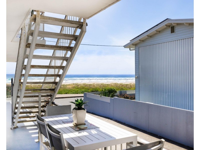 2/738 Pacific Parade, Currumbin QLD 4223