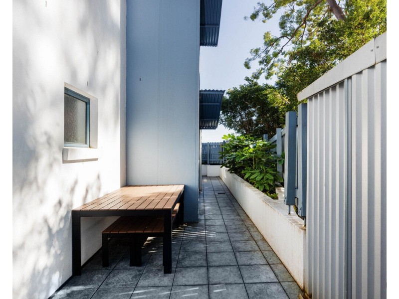 4/7-9 Stapylton Street, Coolangatta QLD 4225