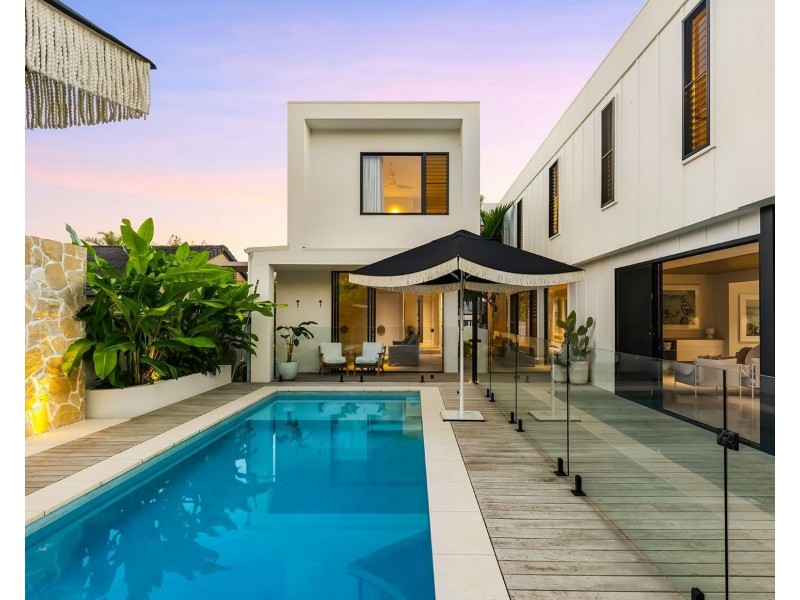 18 Bluejay Street, Burleigh Waters QLD 4220