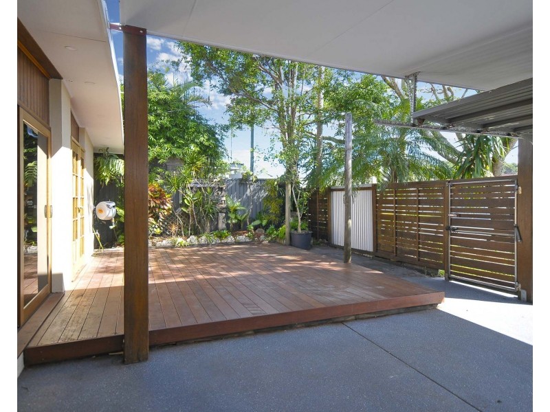 104 Third Avenue, Palm Beach QLD 4221