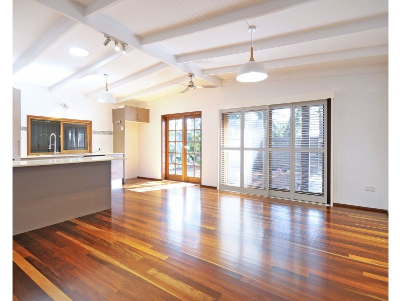 104 Third Avenue, Palm Beach QLD 4221