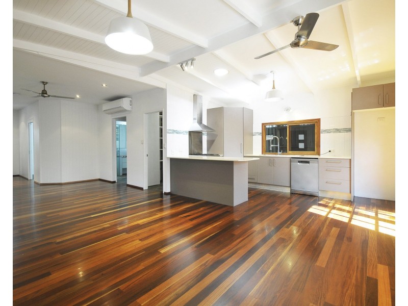 104 Third Avenue, Palm Beach QLD 4221