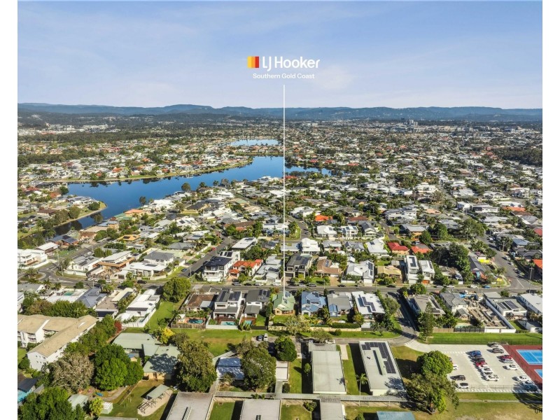 42 Acanthus Avenue, Burleigh Heads QLD 4220