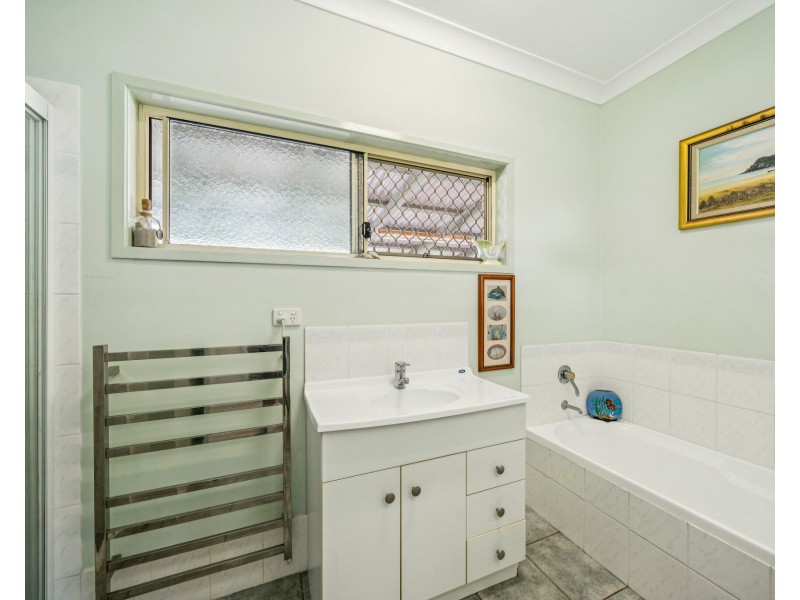 42 Acanthus Avenue, Burleigh Heads QLD 4220