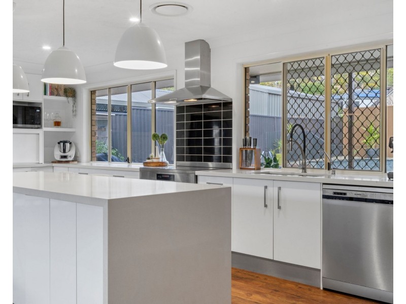 35 Saffron Street, Elanora QLD 4221