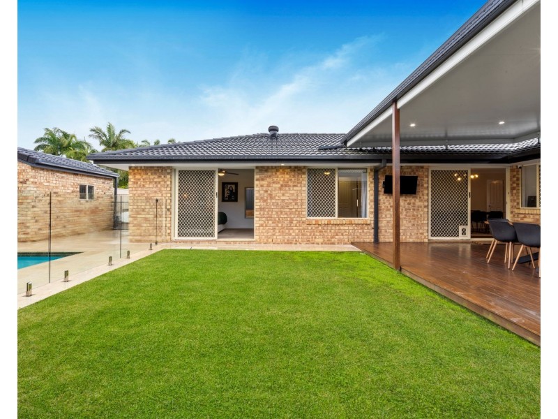 35 Saffron Street, Elanora QLD 4221
