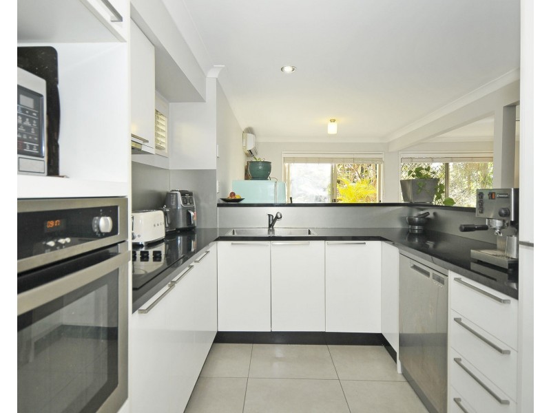 2/14 Fernleigh Court, Currumbin QLD 4223