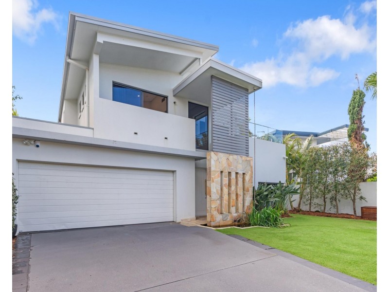 7 Seabeach Avenue, Mermaid Beach QLD 4218