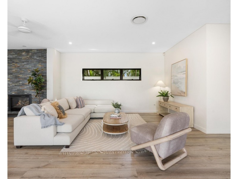 7 Seabeach Avenue, Mermaid Beach QLD 4218