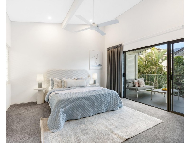 7 Seabeach Avenue, Mermaid Beach QLD 4218