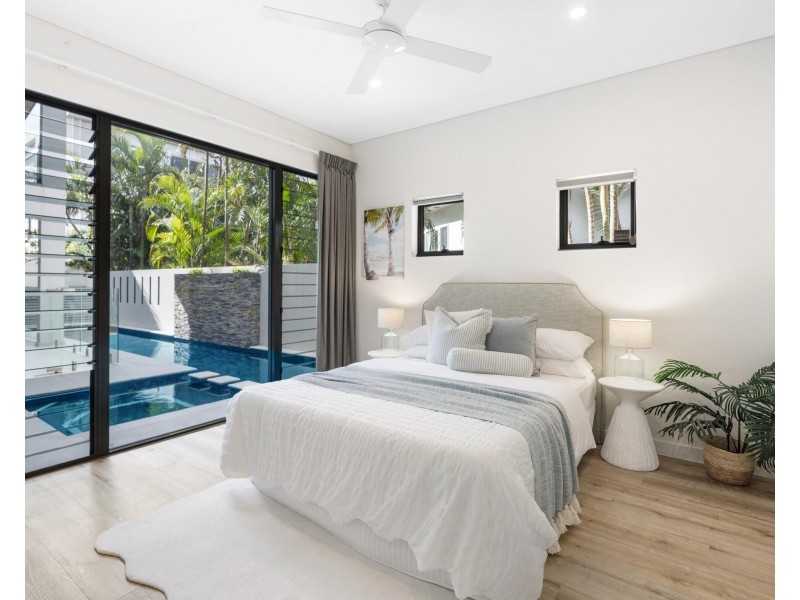 7 Seabeach Avenue, Mermaid Beach QLD 4218