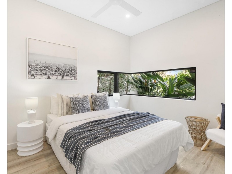 7 Seabeach Avenue, Mermaid Beach QLD 4218