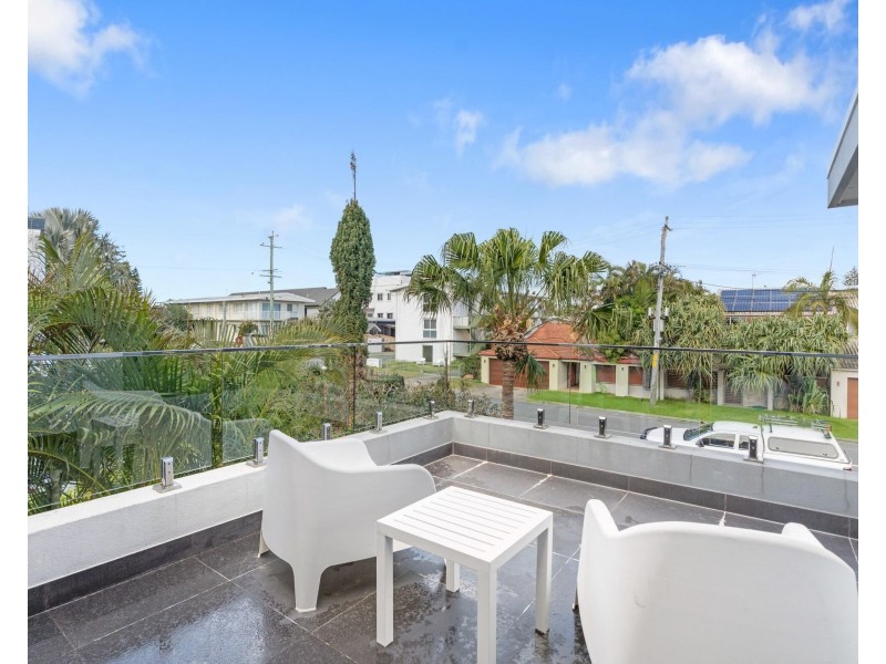 7 Seabeach Avenue, Mermaid Beach QLD 4218