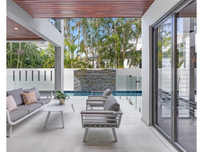 7 Seabeach Avenue, Mermaid Beach QLD 4218