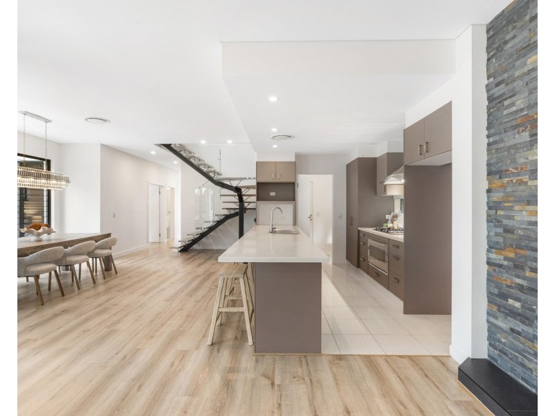 7 Seabeach Avenue, Mermaid Beach QLD 4218