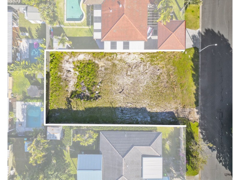 11 Melaleuca Drive, Palm Beach QLD 4221