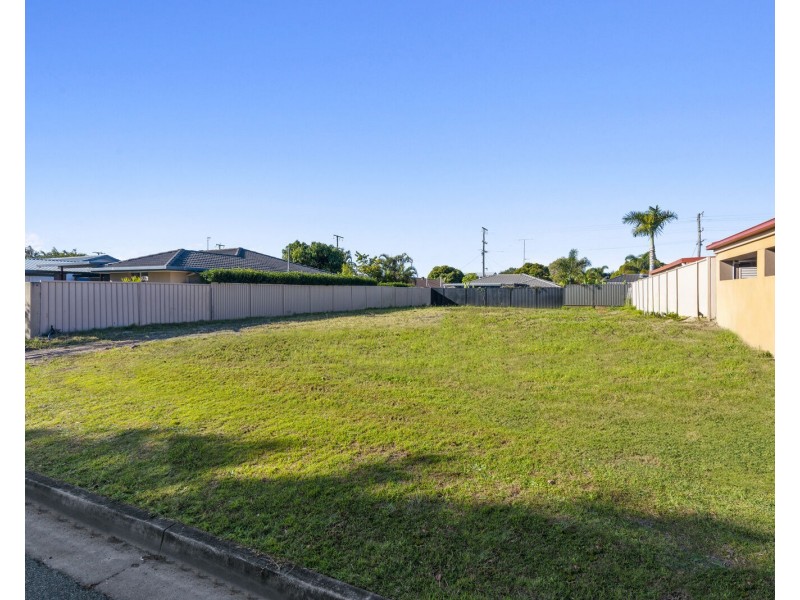11 Melaleuca Drive, Palm Beach QLD 4221