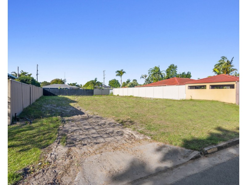 11 Melaleuca Drive, Palm Beach QLD 4221