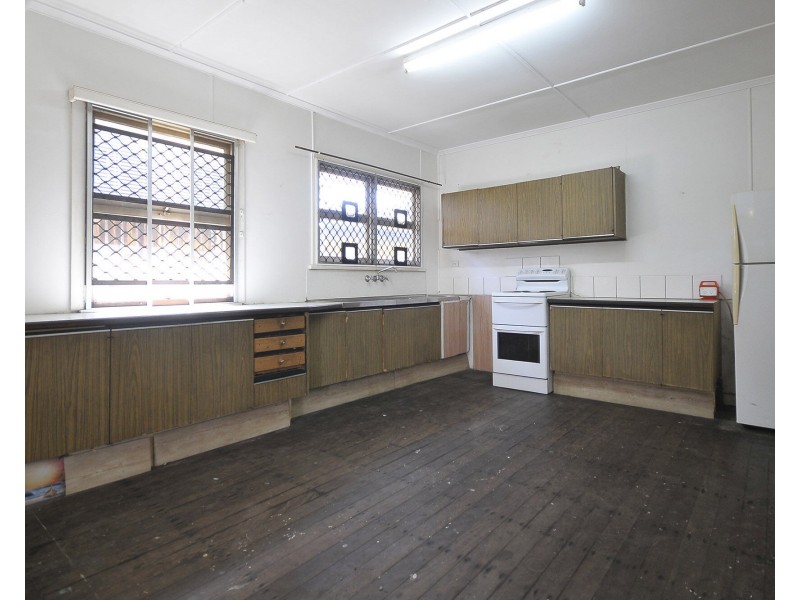 91 Leyte Avenue, Palm Beach QLD 4221