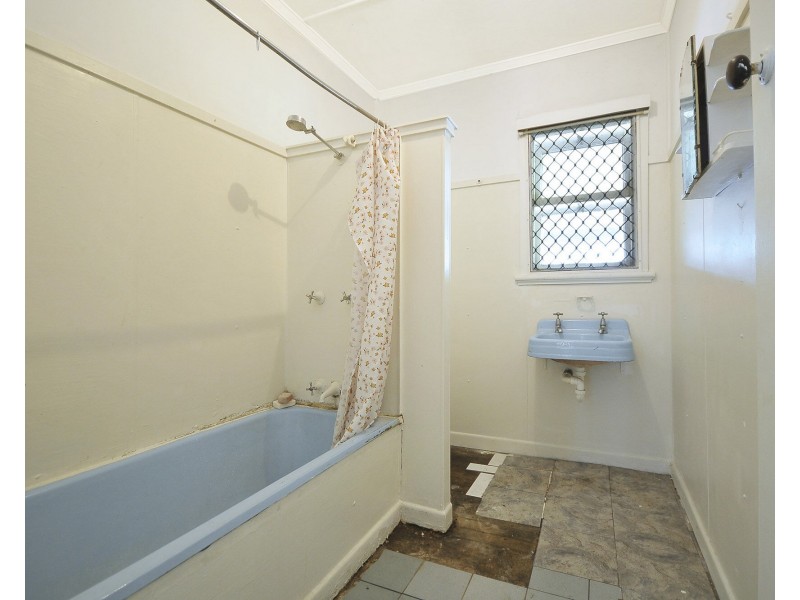 91 Leyte Avenue, Palm Beach QLD 4221