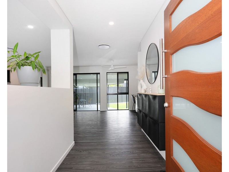 187 Currumbin Creek Road, Currumbin Waters QLD 4223