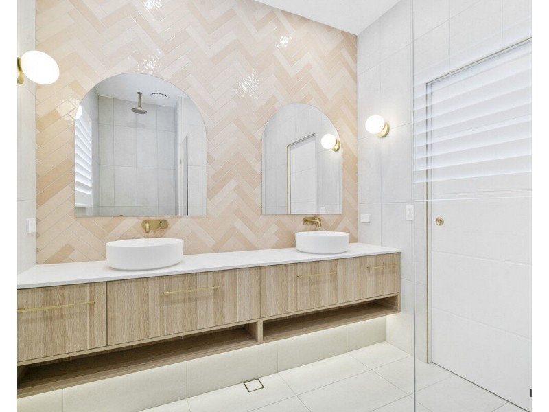 2/29 Twenty Third Avenue, Palm Beach QLD 4221