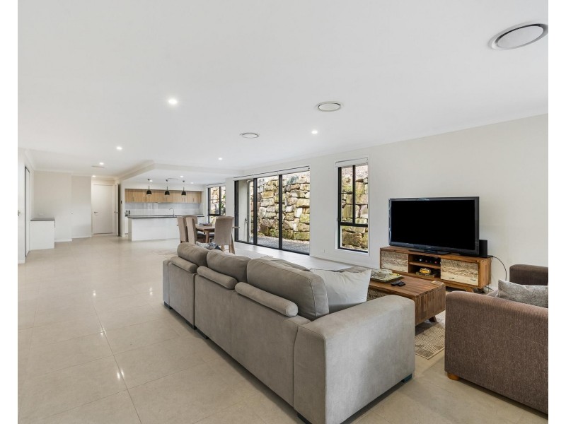 77 Whiptail Place, Advancetown QLD 4211