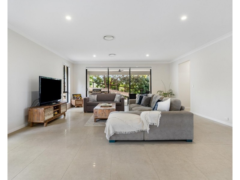 77 Whiptail Place, Advancetown QLD 4211