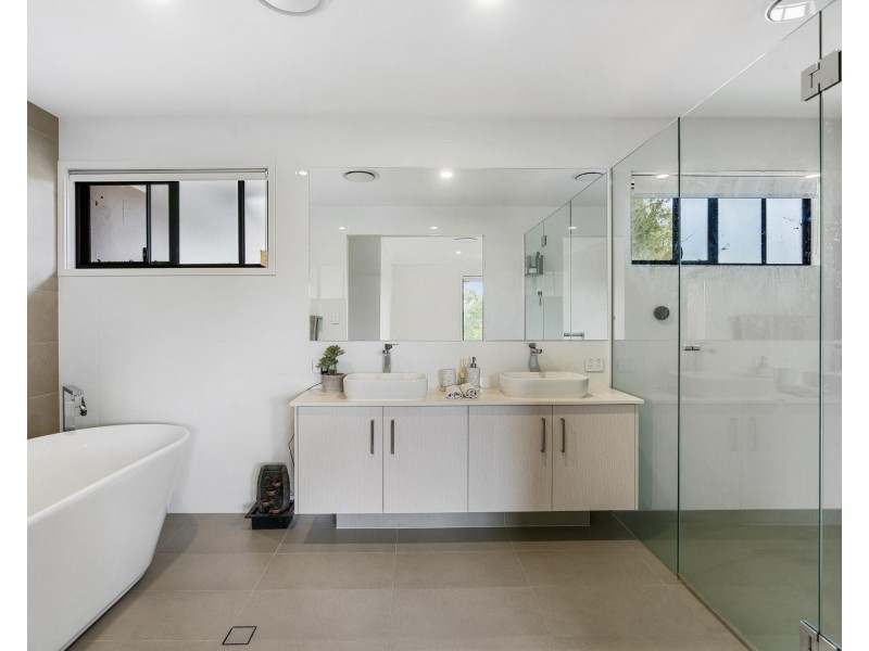77 Whiptail Place, Advancetown QLD 4211