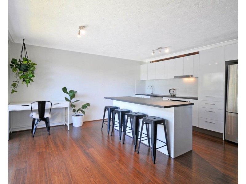 6/2 Brooke Avenue, Palm Beach QLD 4221