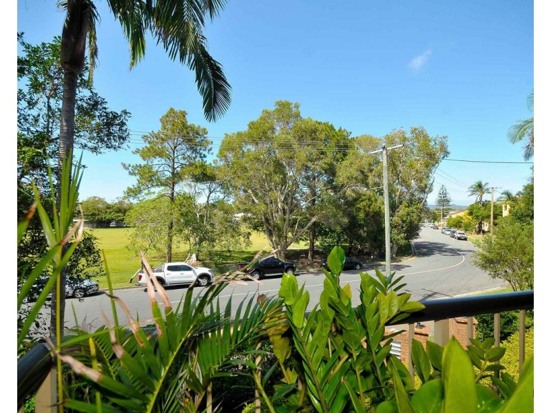 6/2 Brooke Avenue, Palm Beach QLD 4221