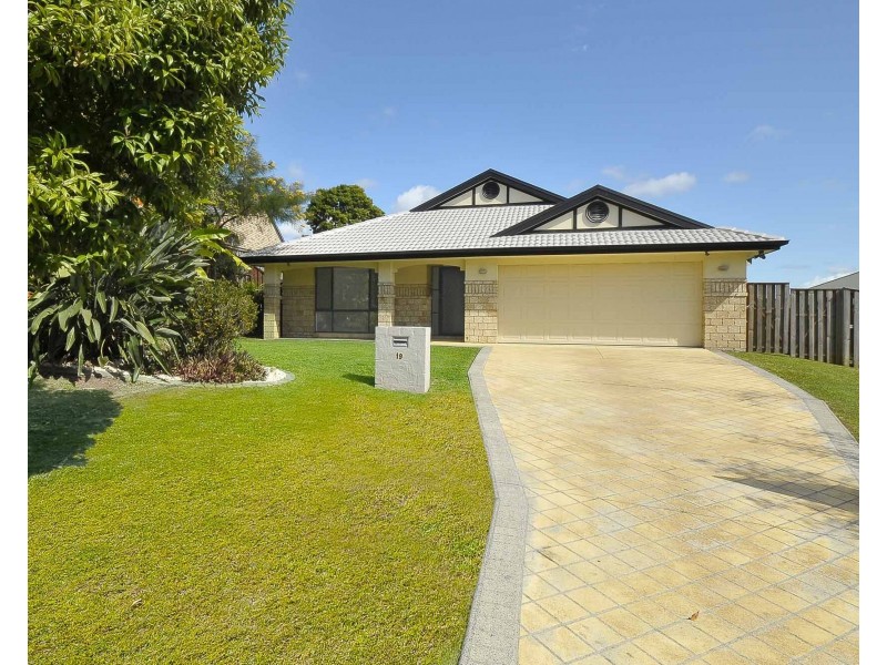 19 Hibertia Avenue, Elanora QLD 4221