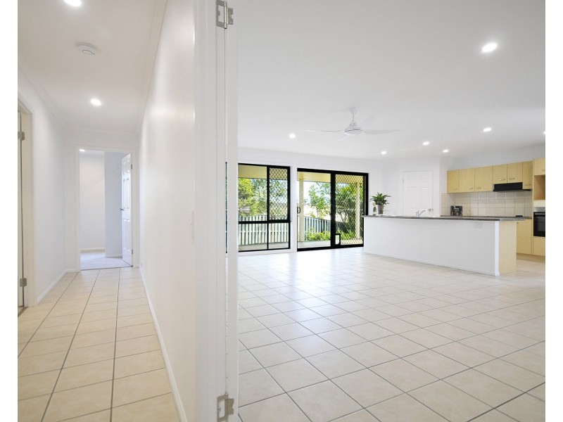 19 Hibertia Avenue, Elanora QLD 4221