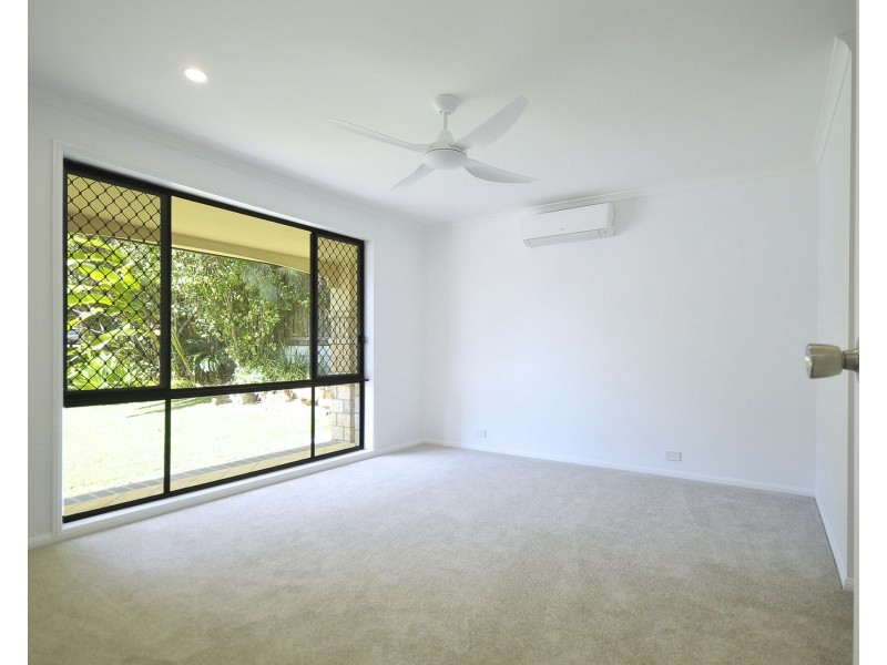 19 Hibertia Avenue, Elanora QLD 4221