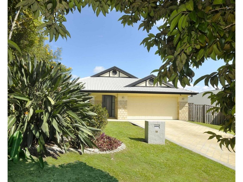 19 Hibertia Avenue, Elanora QLD 4221