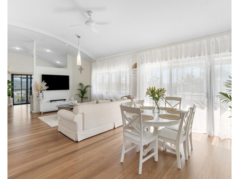 4 Albany Avenue, Currumbin QLD 4223