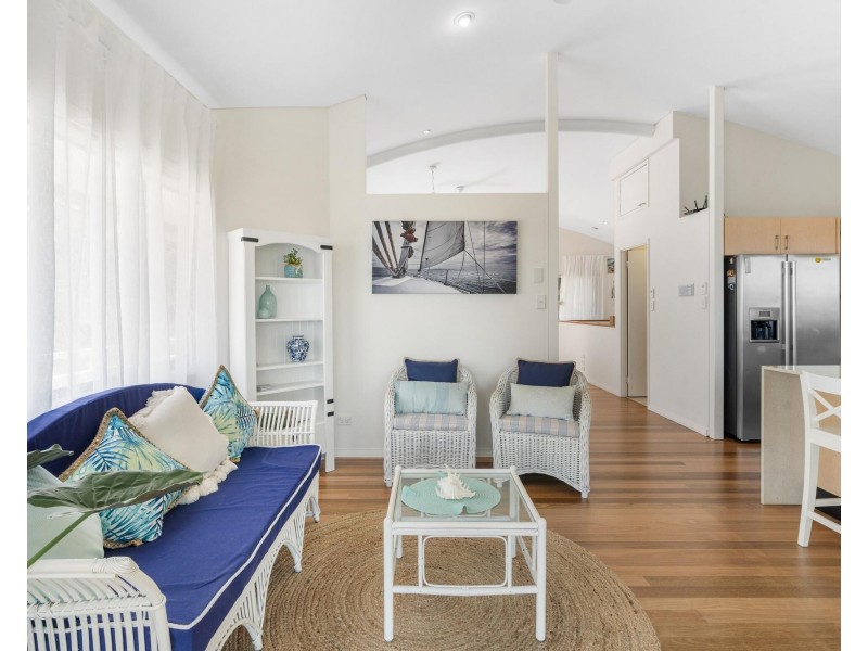 4 Albany Avenue, Currumbin QLD 4223