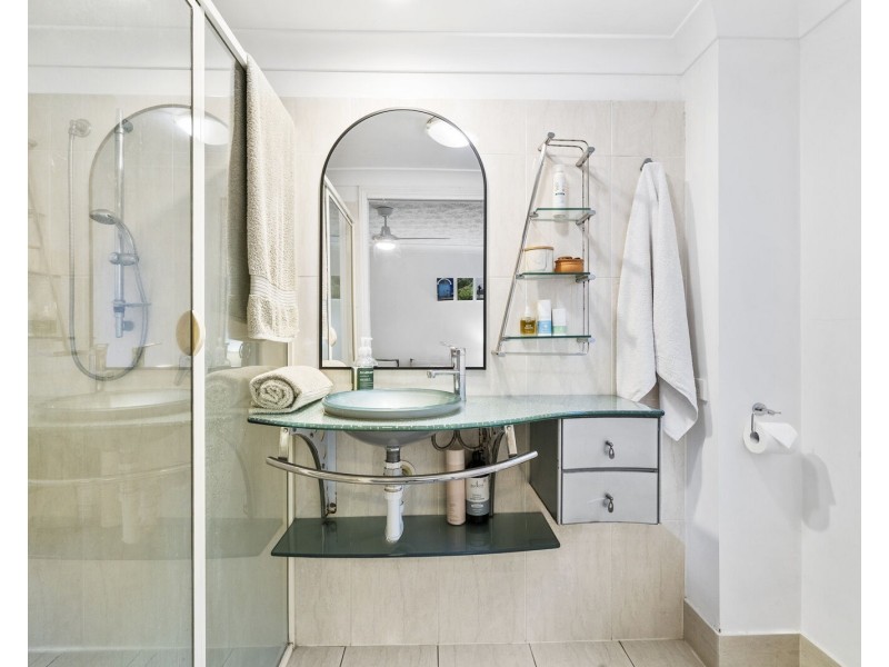 1/62 Garrick Street, Coolangatta QLD 4225