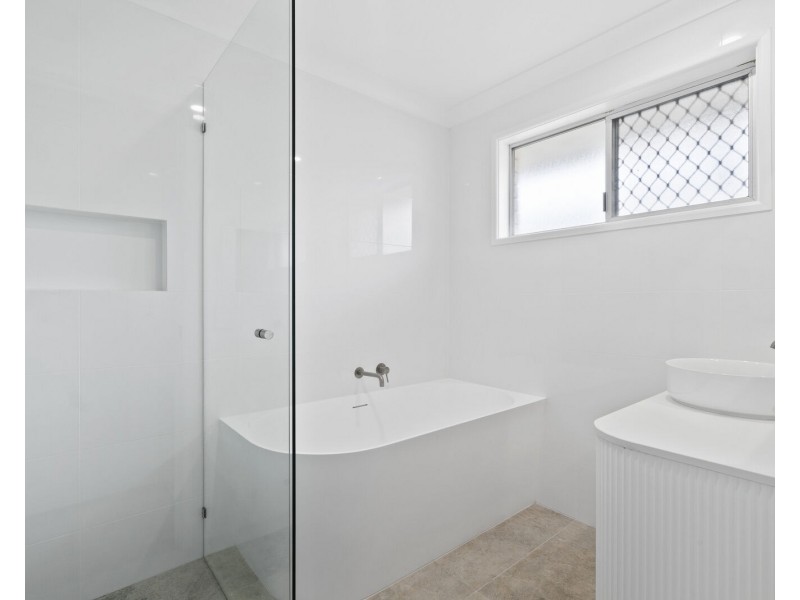 10 Illaroo Street, Palm Beach QLD 4221