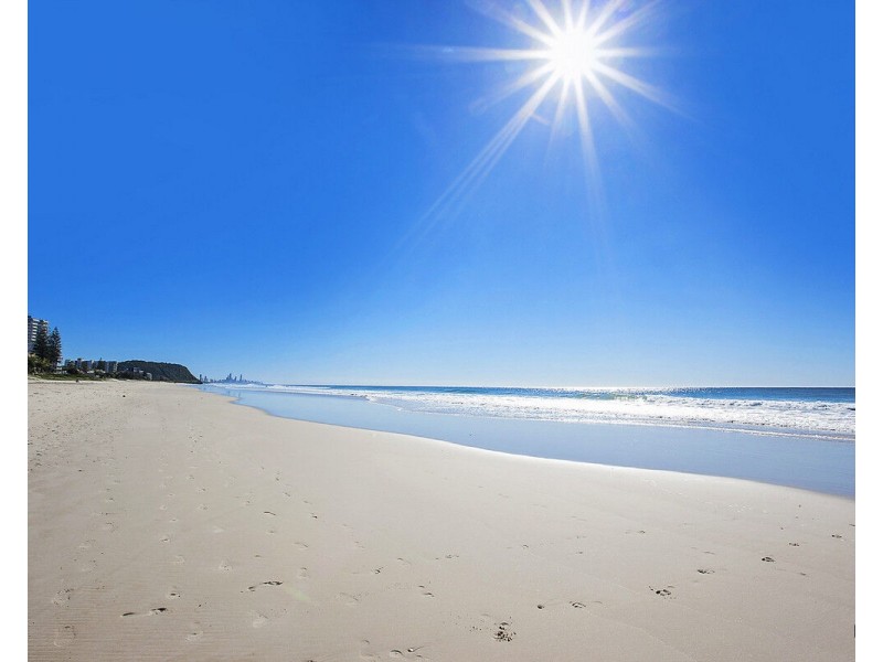 10 Illaroo Street, Palm Beach QLD 4221