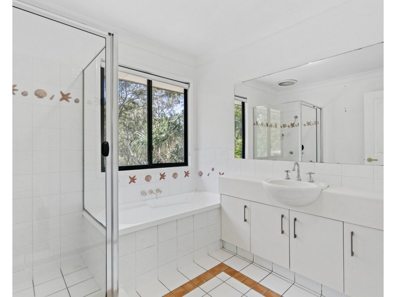 15 Skyline Terrace, Burleigh Heads QLD 4220