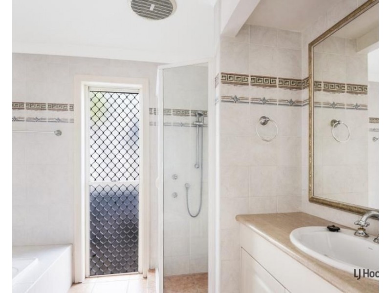 16 Leopard Avenue, Elanora QLD 4221