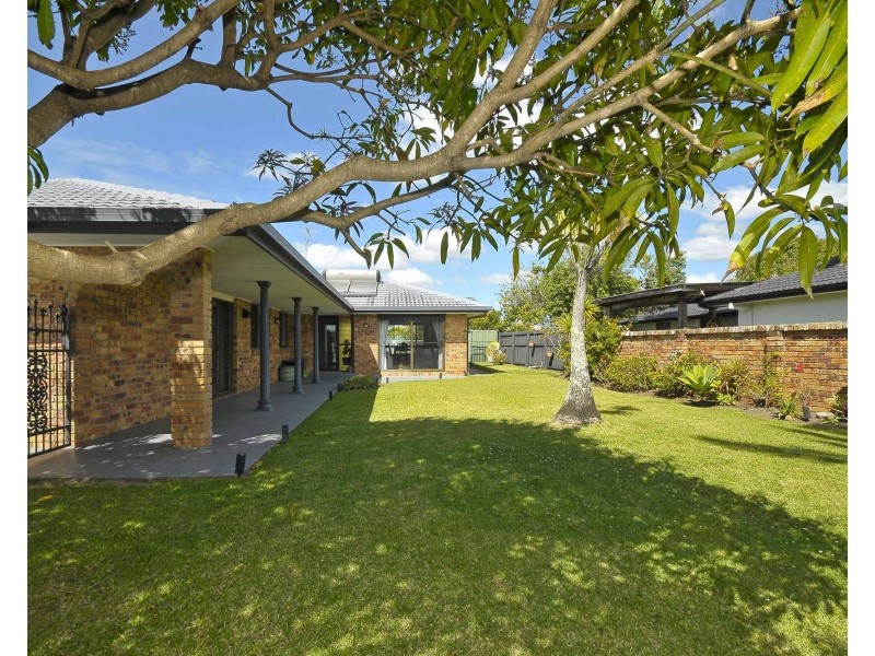 56 K P McGrath Drive, Elanora QLD 4221