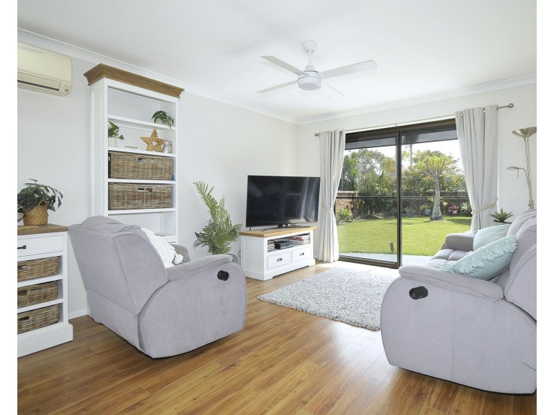 56 K P McGrath Drive, Elanora QLD 4221