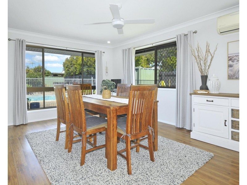 56 K P McGrath Drive, Elanora QLD 4221