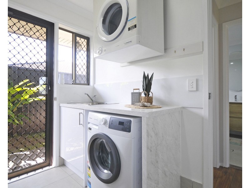 56 K P McGrath Drive, Elanora QLD 4221