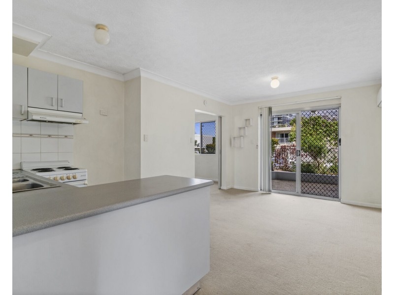 3/25-27 Darrambal Street, Surfers Paradise QLD 4217