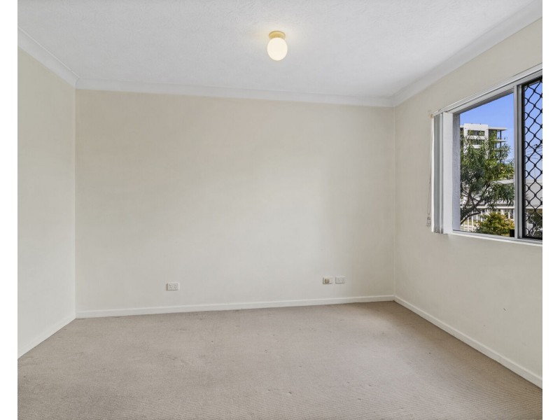 3/25-27 Darrambal Street, Surfers Paradise QLD 4217